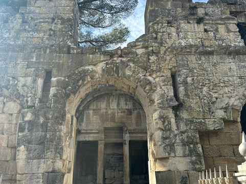 喷泉花园-尼姆必去景点