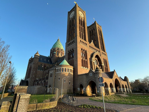 卡尔顿广场酒店主图