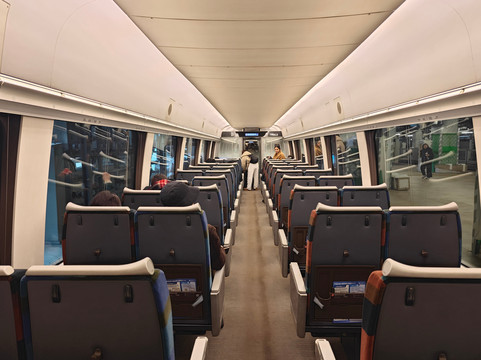 Odakyu Limited Express Romancecar-东京都必去景点