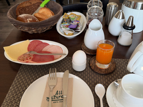 塞利加尔尼酒店主图