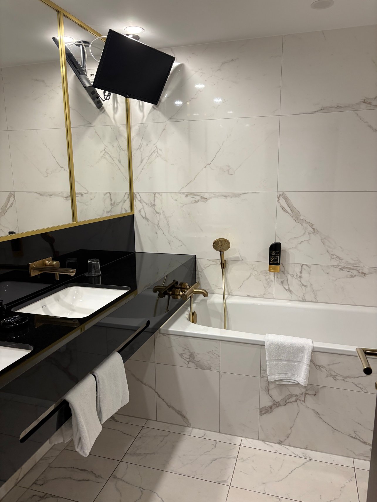 速韦特斯酒店-浴室