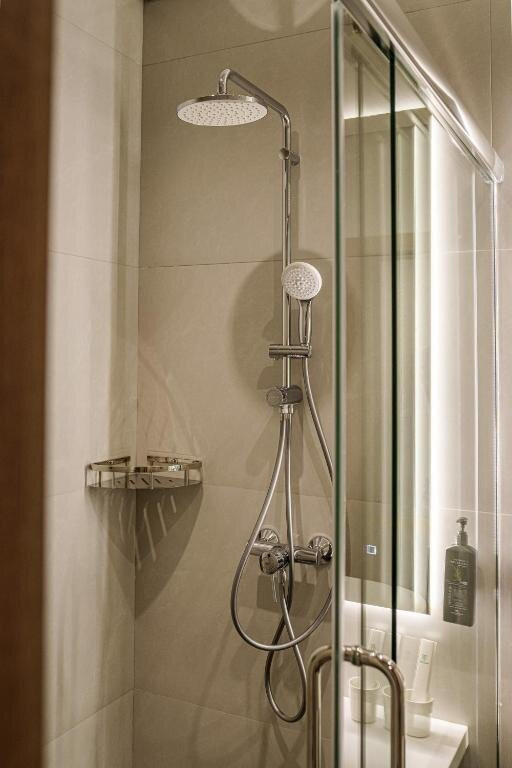 Mildom Residence Hotel