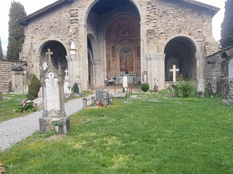 Basilica di Santa Giulia-Bonate Sotto必去景点