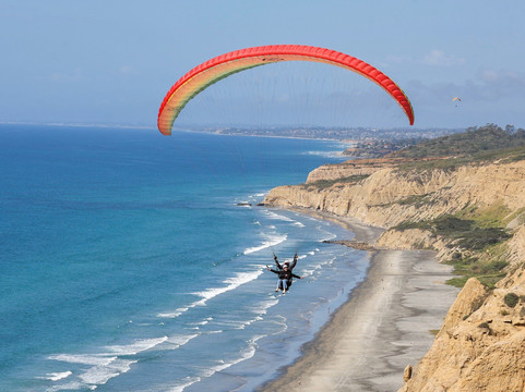 多利松滑翔翼飞行场-拉荷亚必去景点