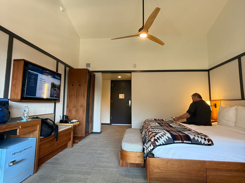 天际线旅馆主图