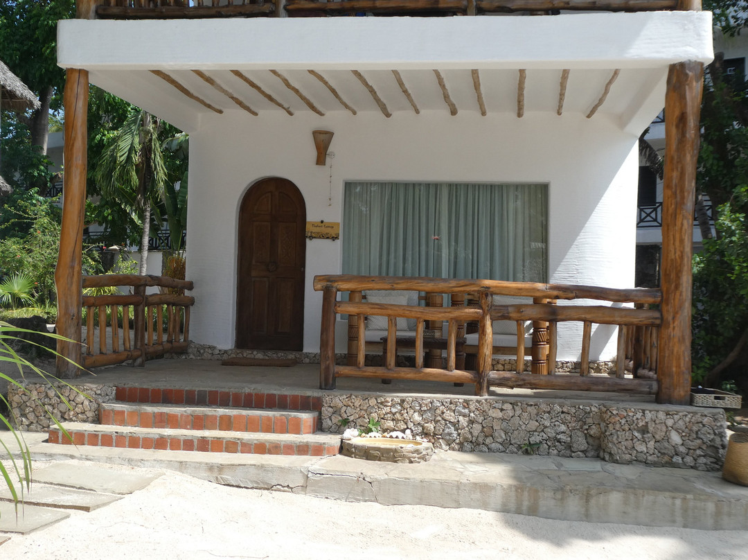 爱水人海滩度假村主图