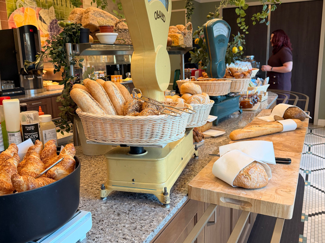 瓦利斯大酒店主图