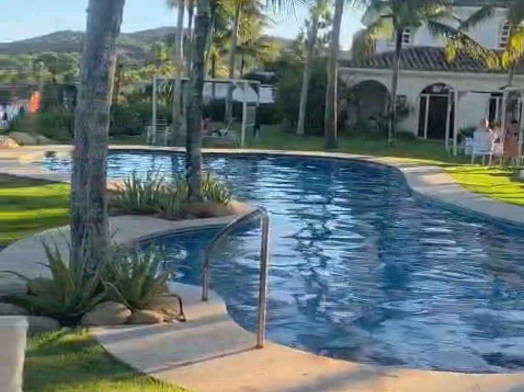 拉菲尔别墅酒店主图