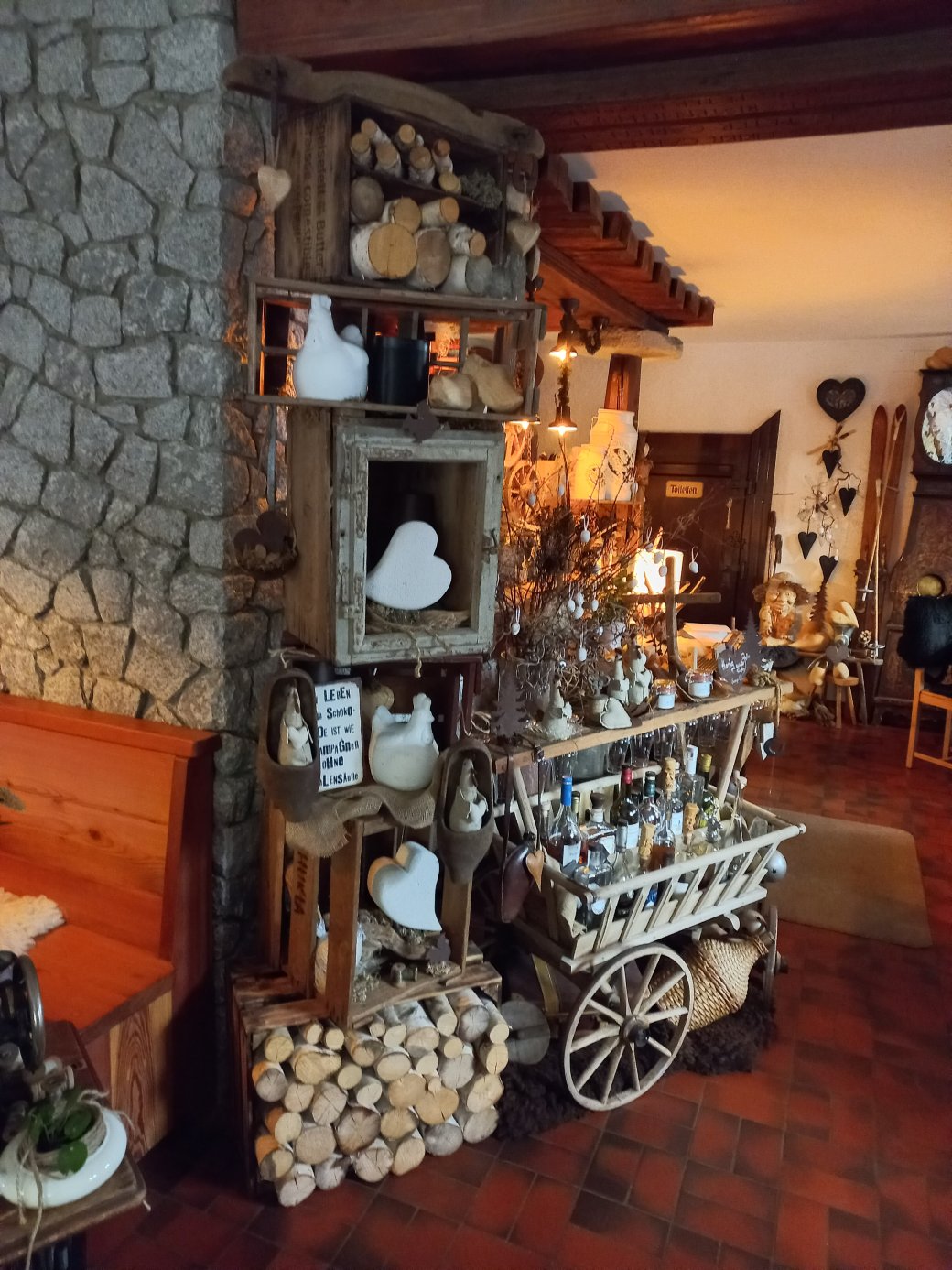 Albrun Restaurant Pension-旅行者