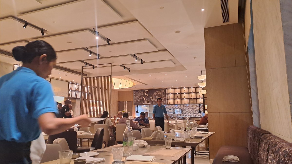 孟买达希萨尔皇家套房酒店-旅行者