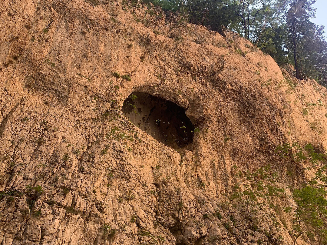 Holta Canyon-Gramsh必去景点