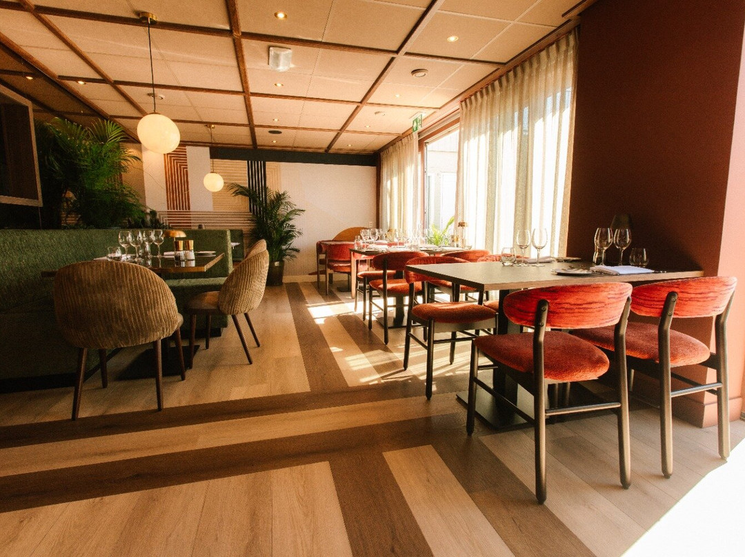 德贺万弗利兰酒店主图