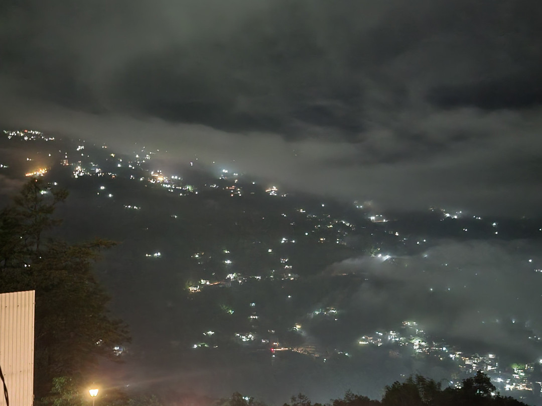 喜马拉雅山酒店主图
