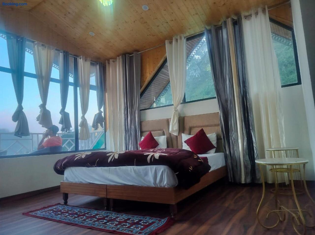 Hotel Kasauli Peak View - Family and Group Stay Apartments