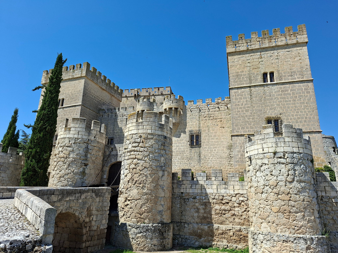 Colegiata de San Miguel-Ampudia必去景点