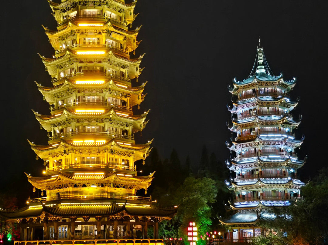 日月塔-桂林市必去景点