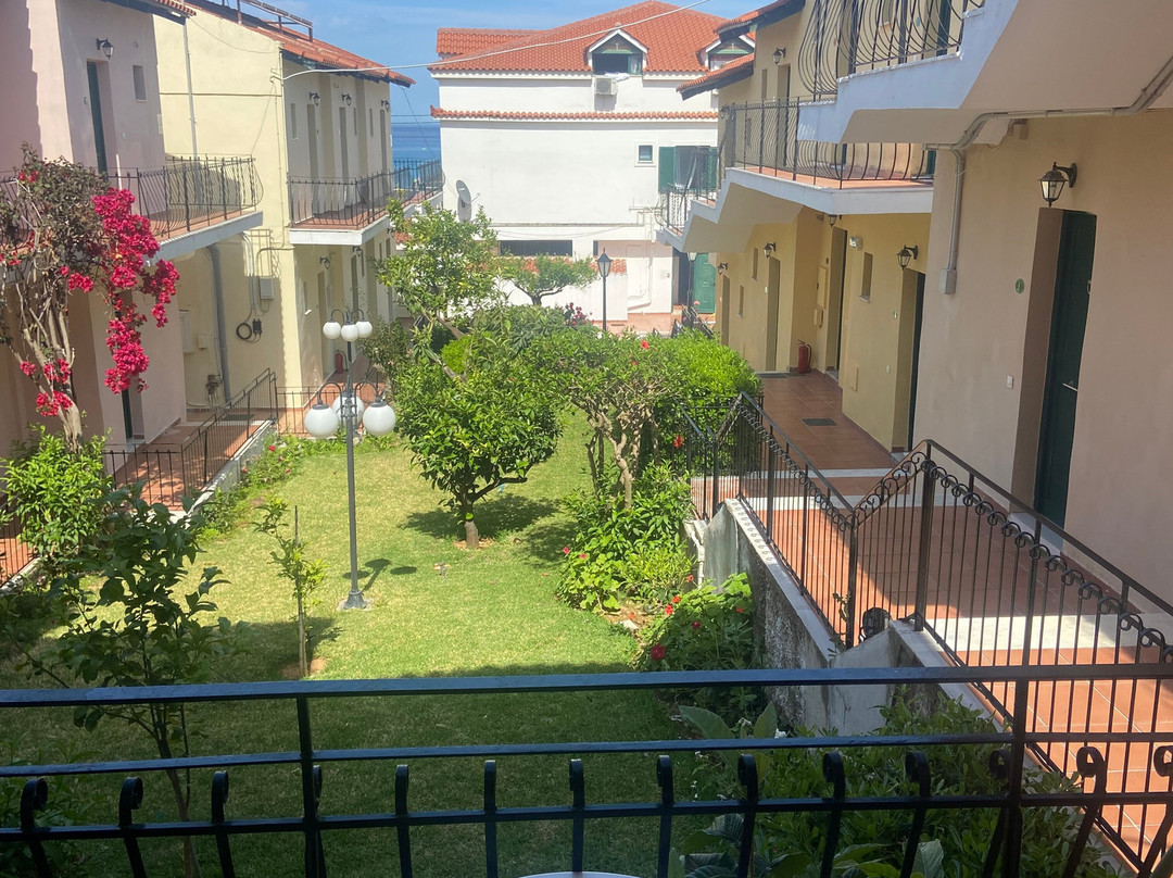 Tara Beach Hotel主图