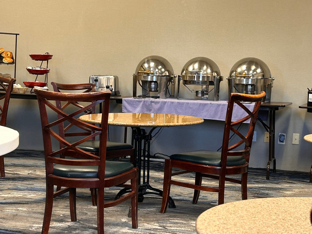 奥林匹亚华美达酒店主图