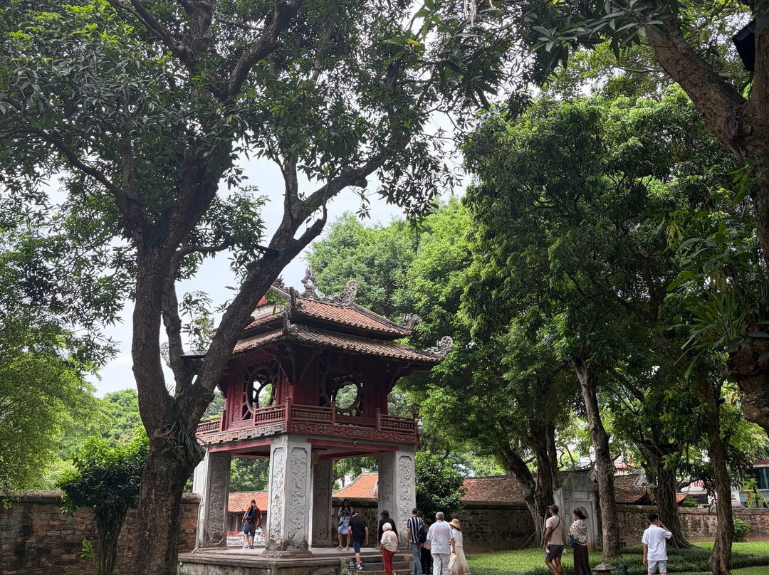 灿烂之星水疗大酒店主图