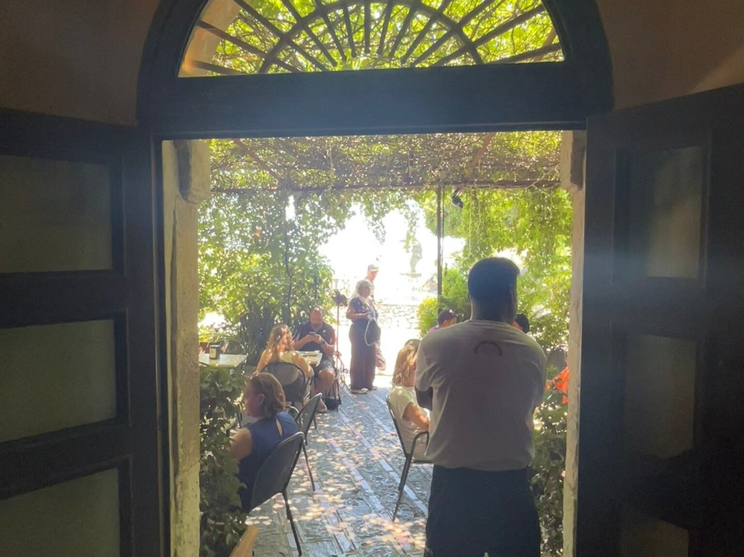 Bar Vitelli-Savoca必去景点