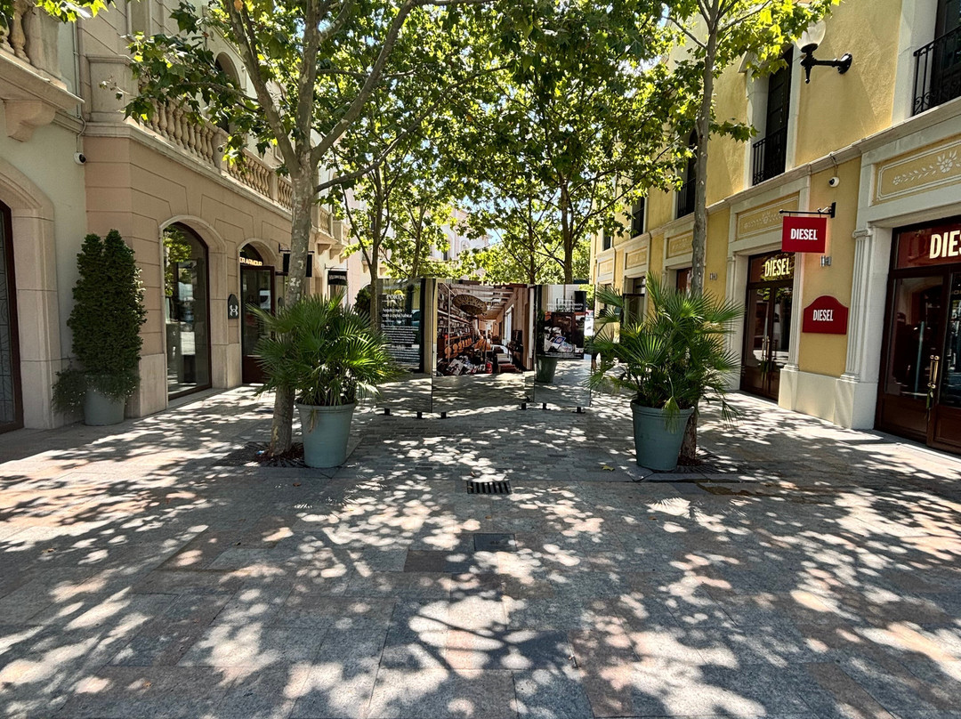 La Roca Village-拉罗卡德尔瓦列斯必去景点