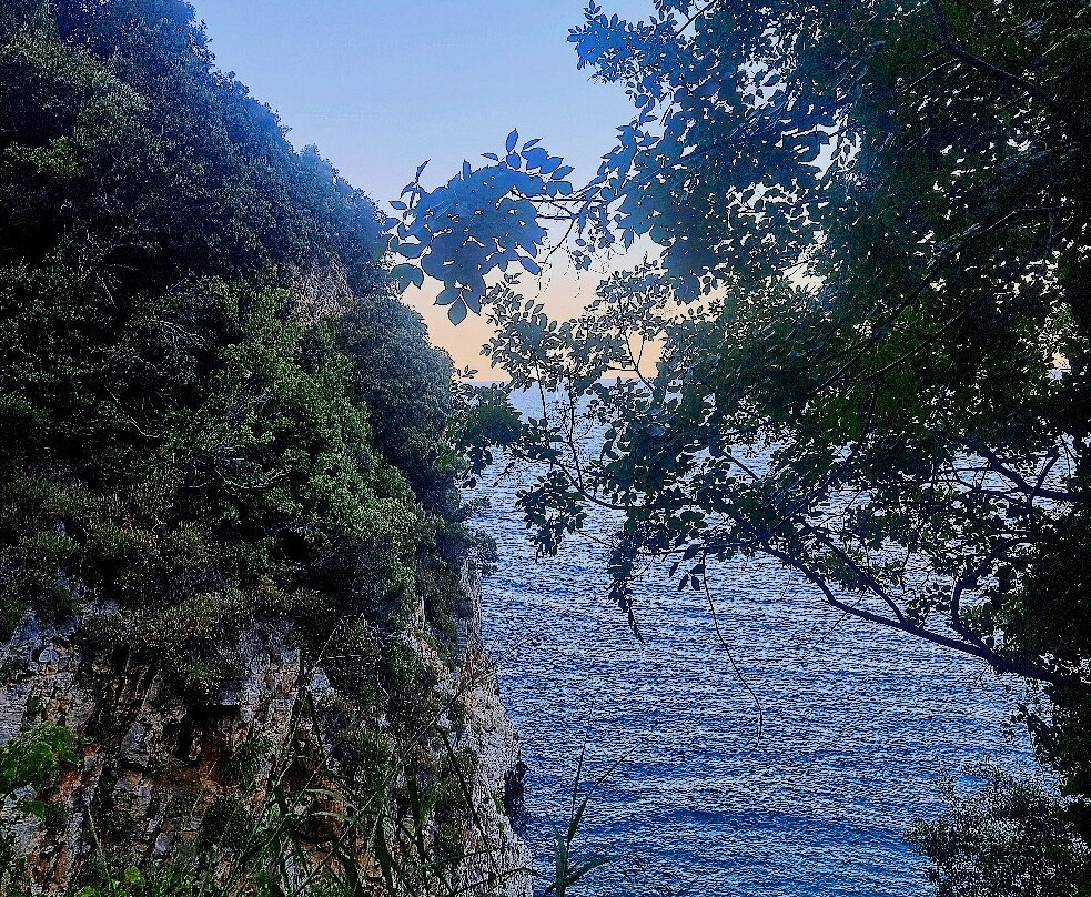 Fakistra Beach-Mouresi必去景点