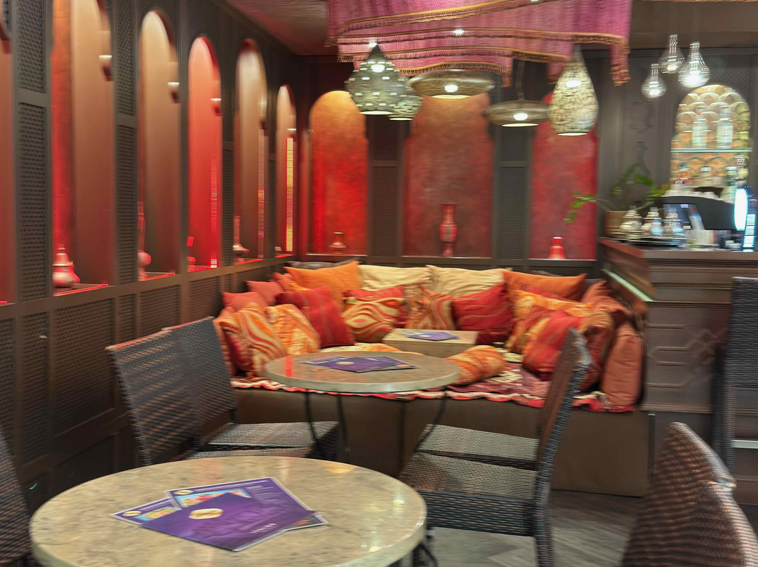 Meses Shiraz Hotel主图