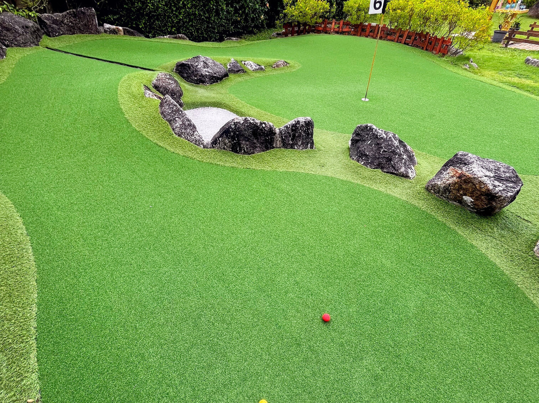 Phuket Adventure Mini Golf and Off Course Restaurant & Bar-班淘海滩必去景点