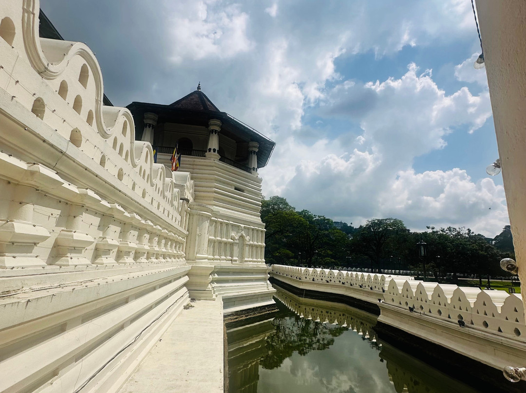 佛牙寺-康提必去景点