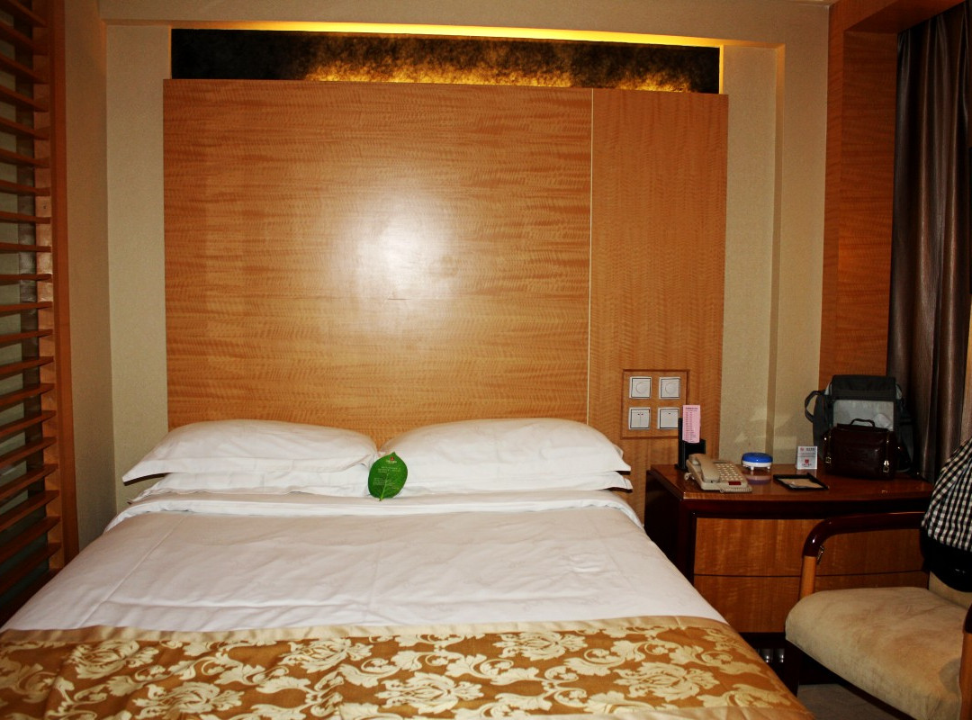 名远大酒店主图