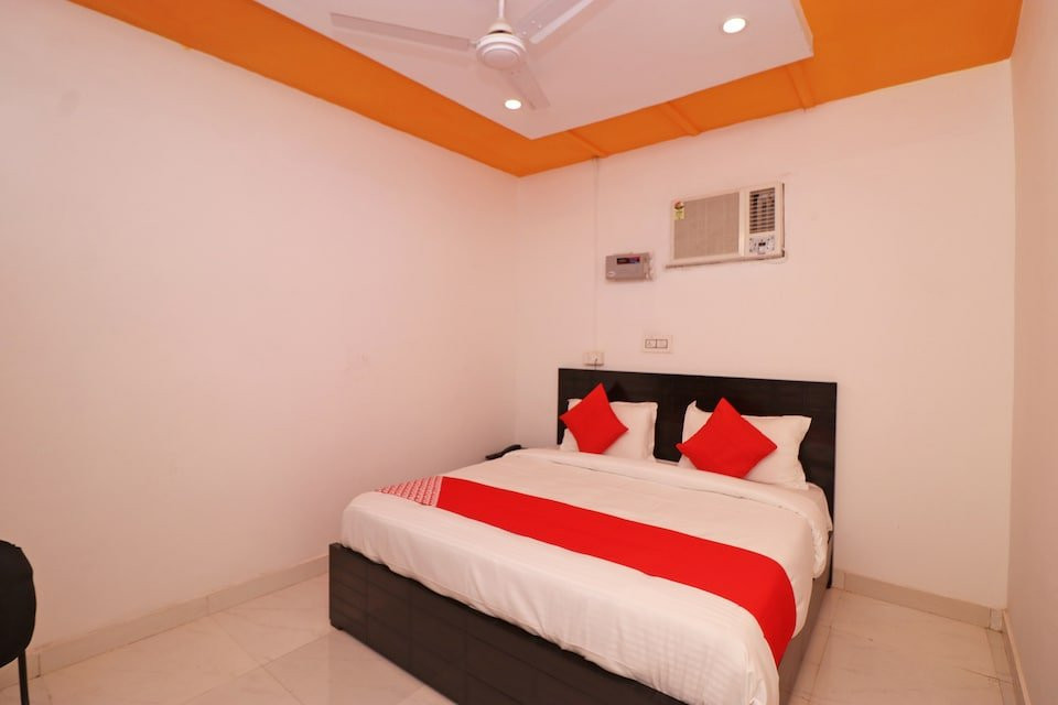 Hotel O 37918 Hotel Signature Inn