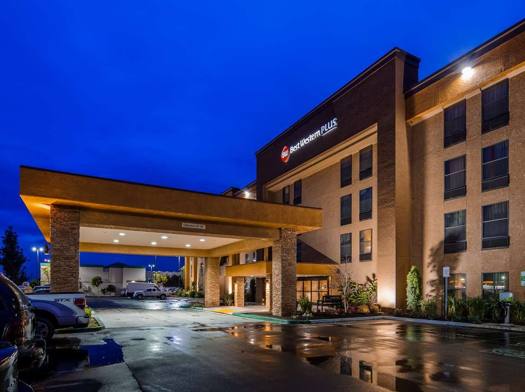 Best Western Plus Fresno Airport Hotel主图