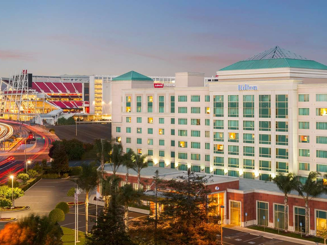 希尔顿圣克拉拉酒店主图