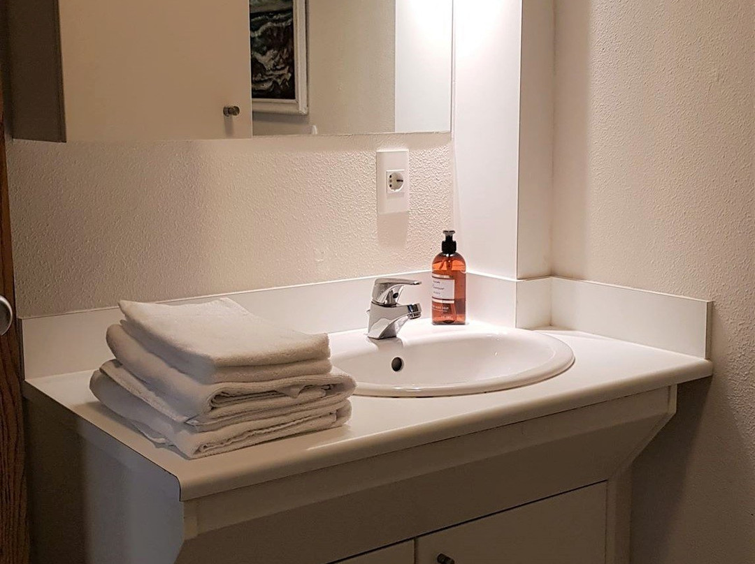 Hotel Asbru - Keflavik Airport