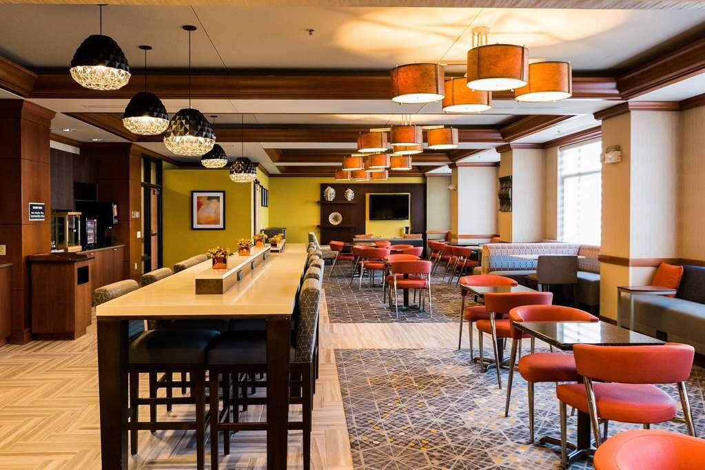 Wyndham Moline on John Deere Commons主图