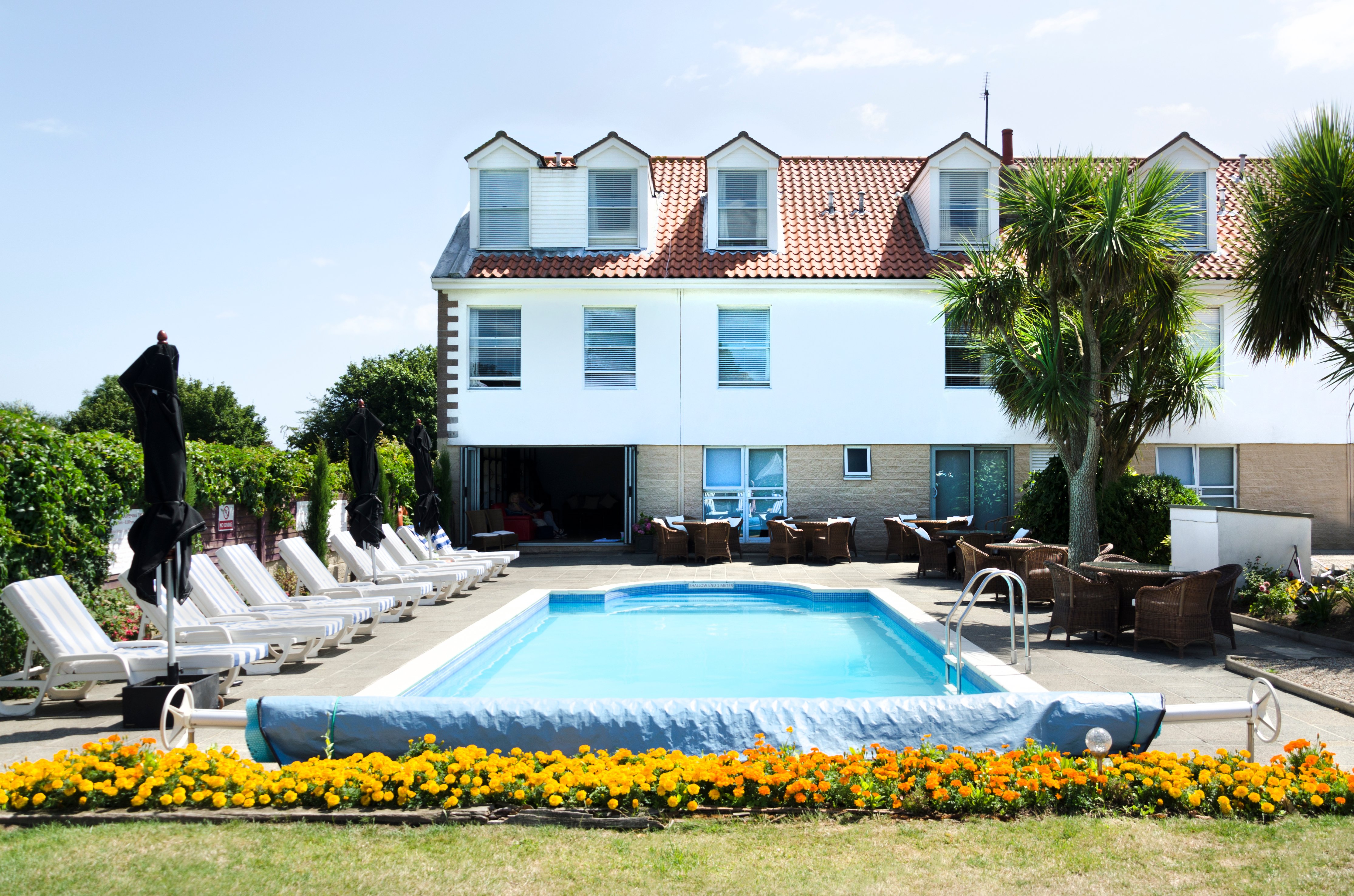 Beachcombers Hotel-官方