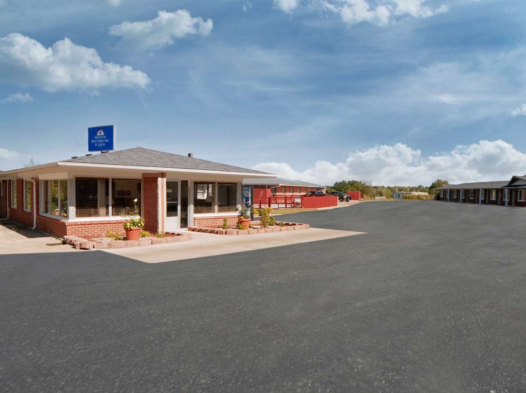 Americas Best Value Inn & Suites Macon at Sunset Dr主图