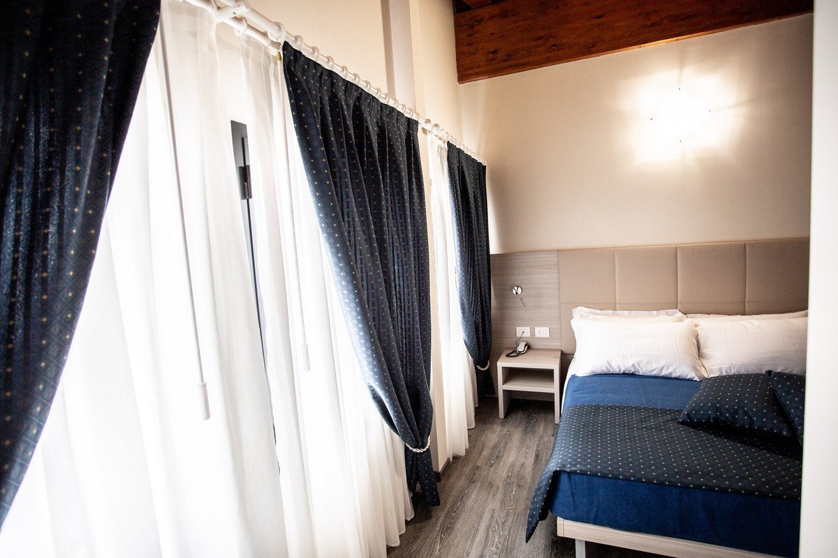 Home Hotel-官方