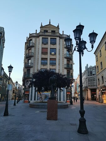 Plaza de Sagasta景点图片