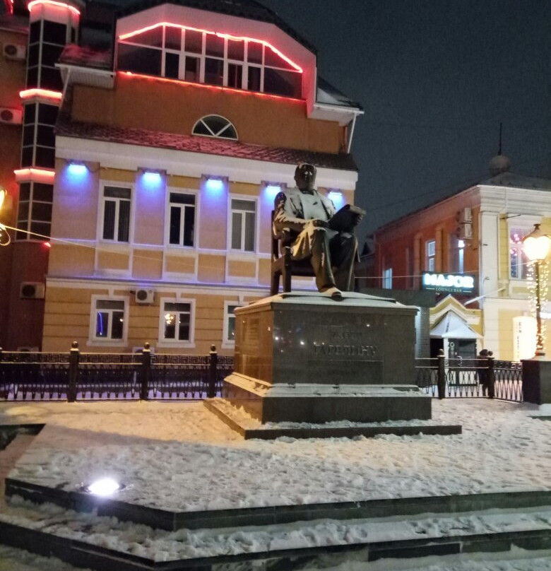 Garelin Statue景点图片