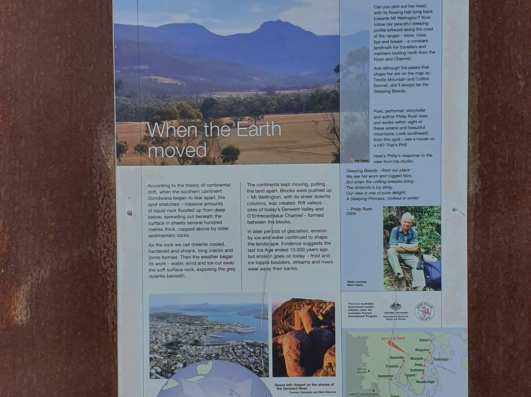 Sleeping Beauty Mountain Range Lookout Point景点图片