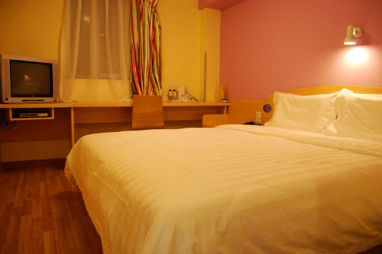 7天北京大观园店-客卧