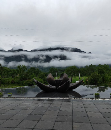 荣玺庄园温泉度假酒店主图