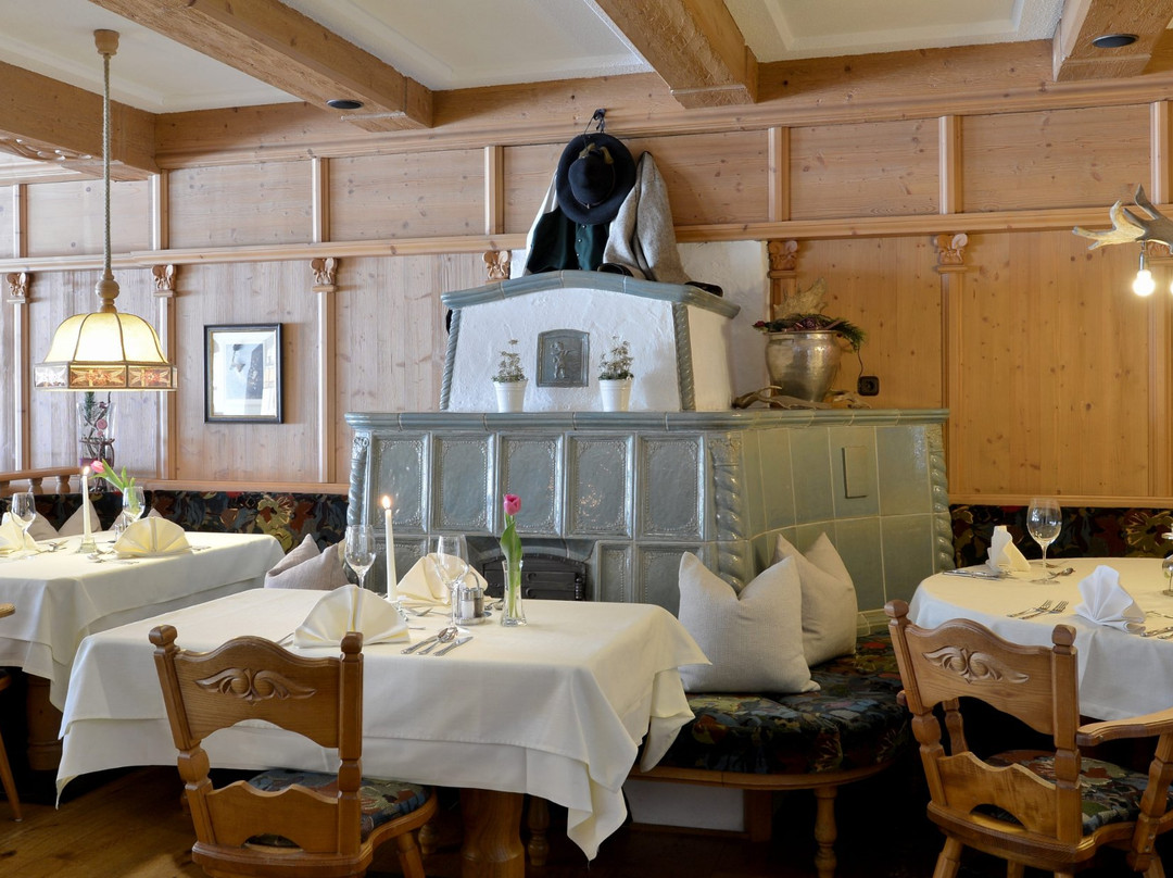 Hochfugen酒店住宿-****almhof Hotel