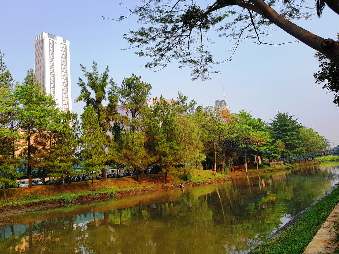South Tangerang旅游景点-Menteng Park Bintaro