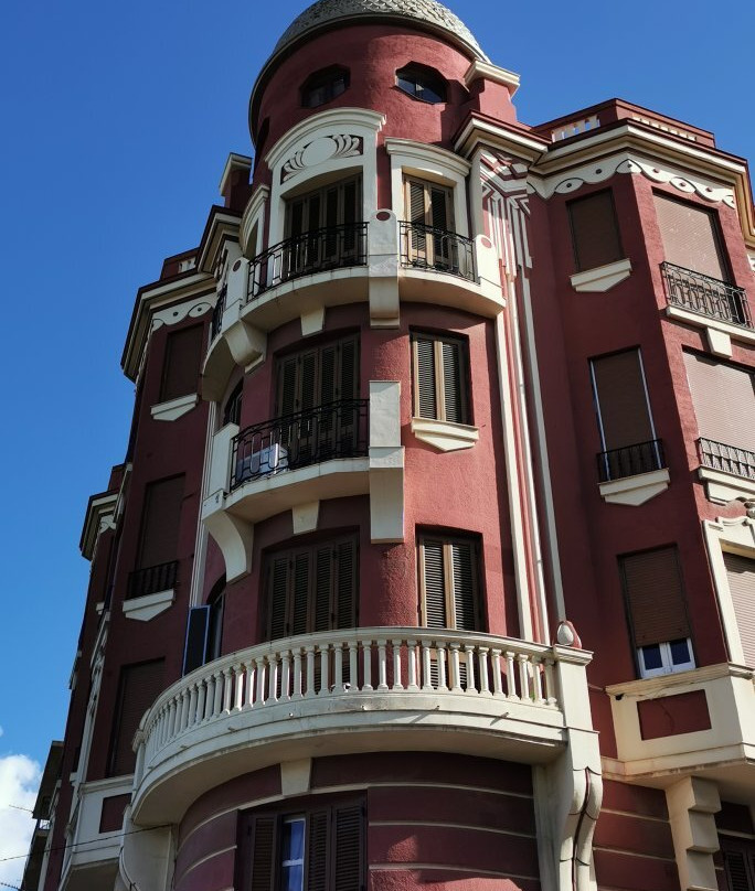 Edificio Rojo-梅利利亚必去景点