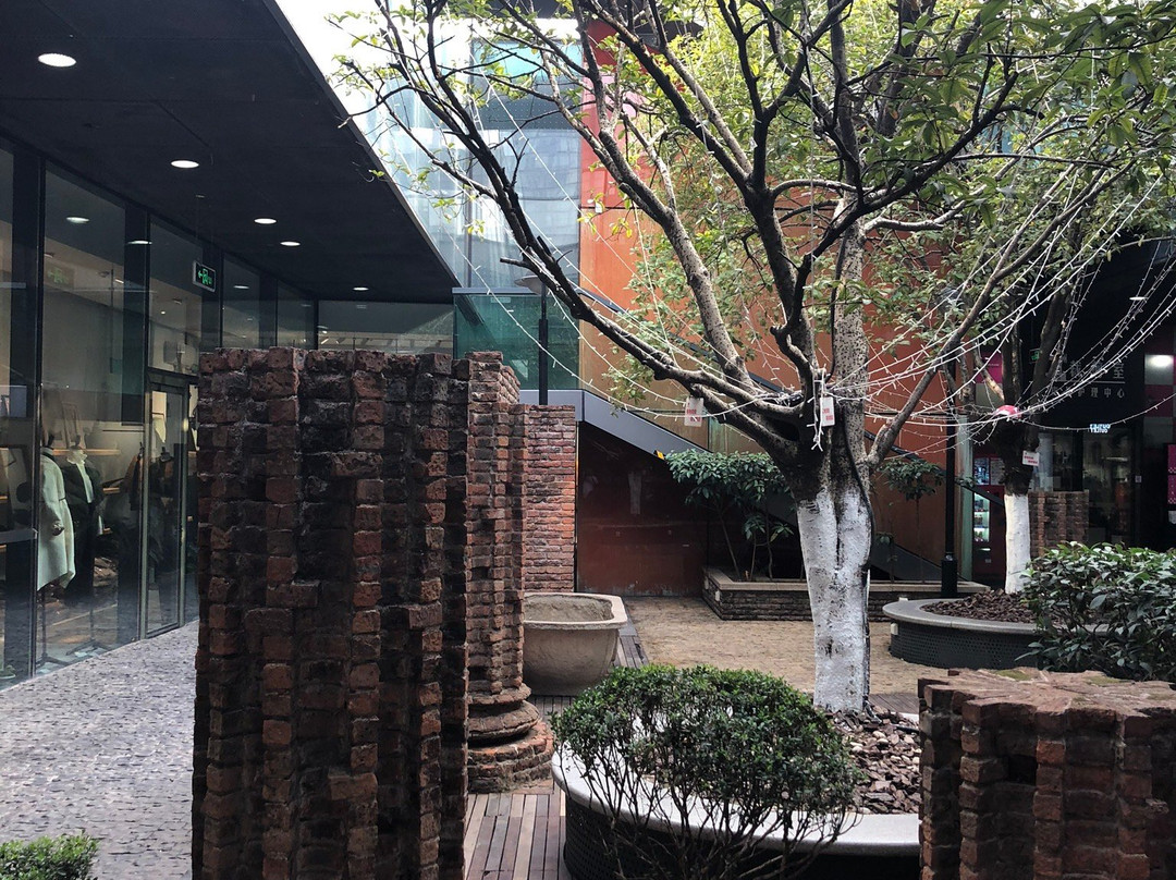 奥特莱斯(解放东路)-杭州市必去景点