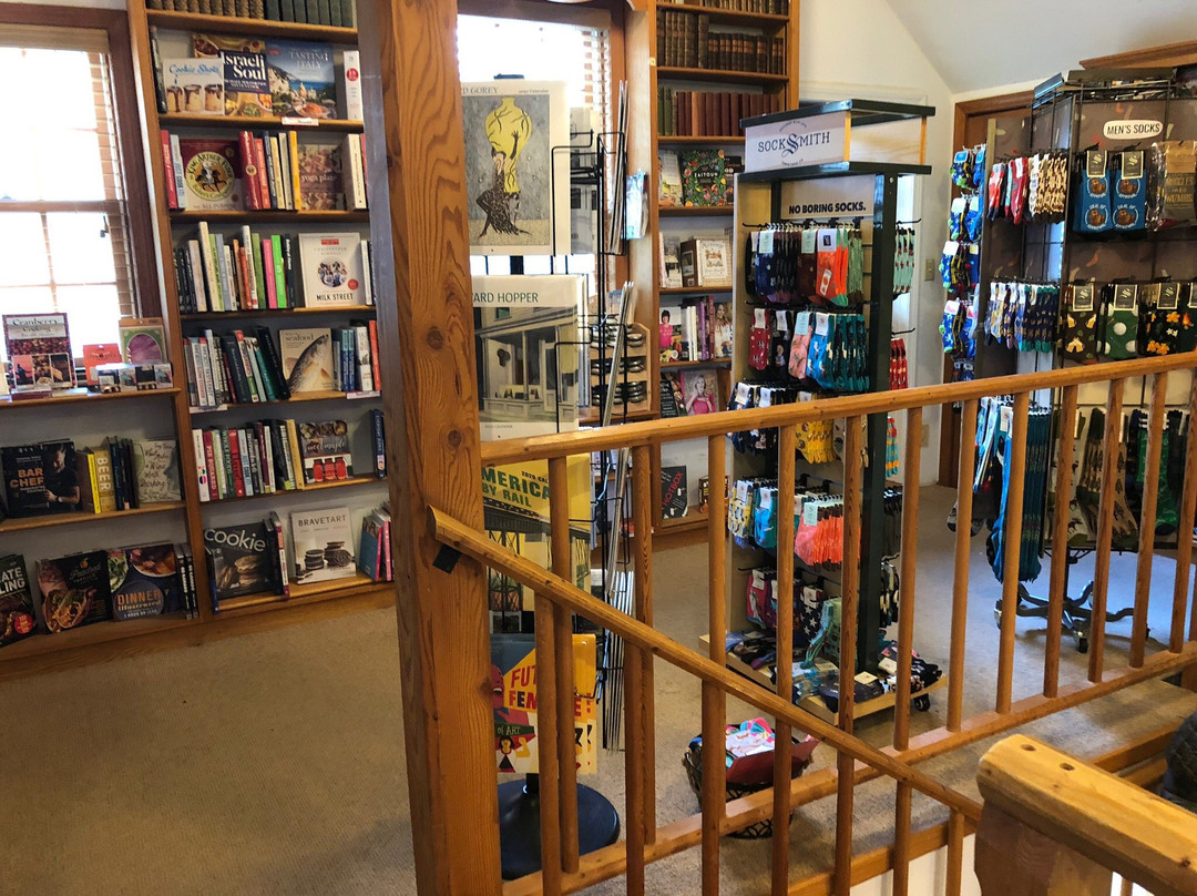 Titcomb's Bookshop景点图片