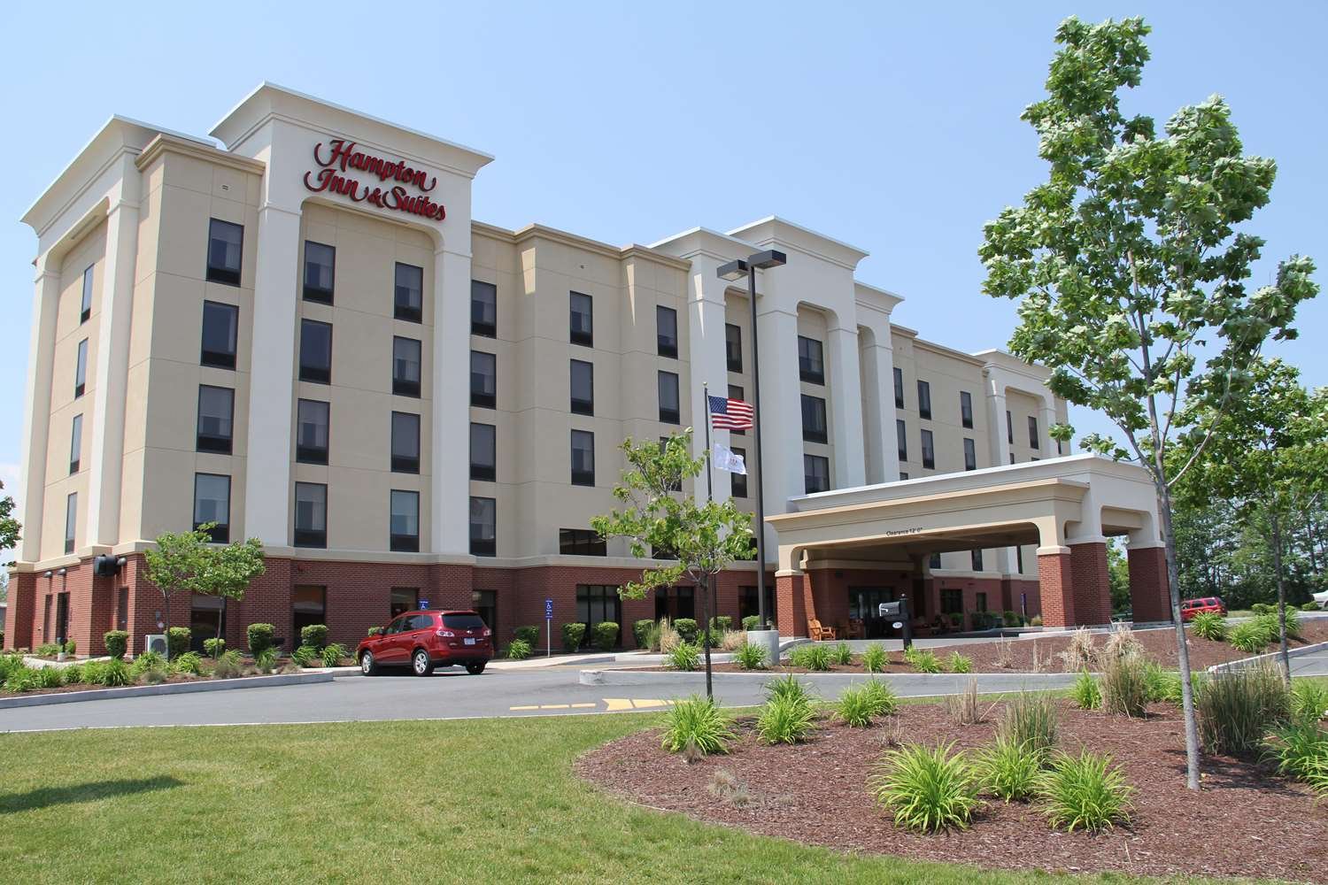 Hampton Inn & Suites Plattsburgh-官方