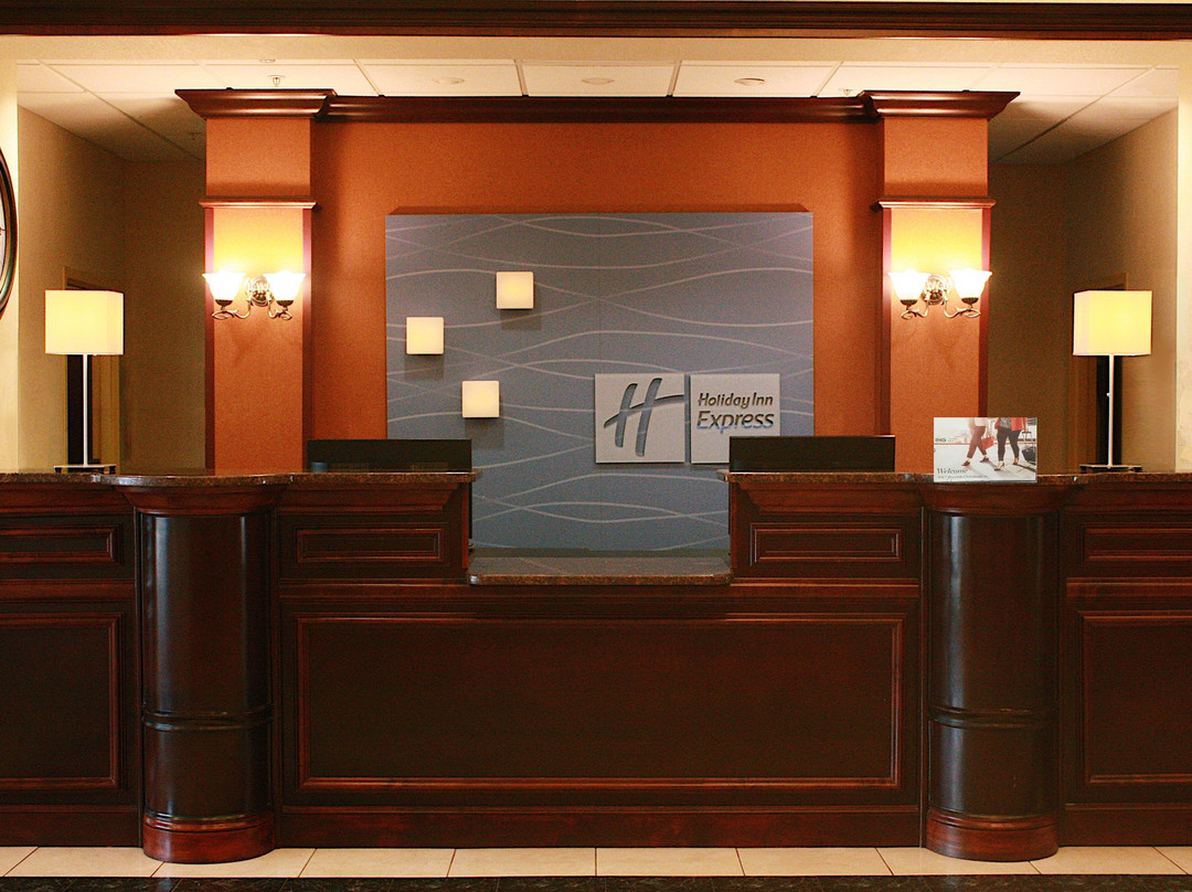 斯普林希尔快捷假日&套房酒店主图